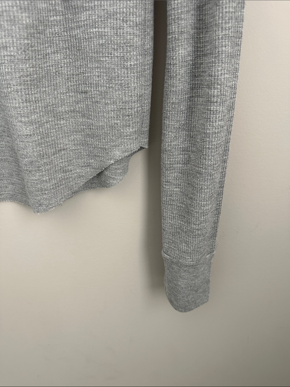 Wildfox Gray Ruffle-Shoulder Ribbed Long Sleeve Top - Picture 15 of 15